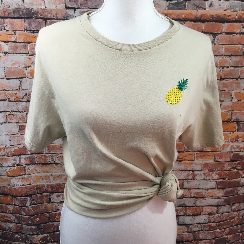 Vibes Pineapple Distressed Short Sleeve T Shirt M